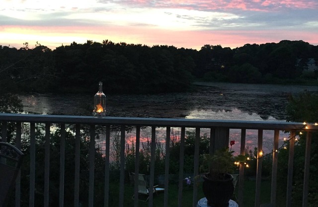 Overlooks inland freshwater pond. Close to beaches, golf courses & restaurants.
