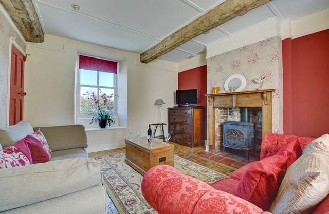 Owl Cottage - Three Bedroom House, Sleeps 5