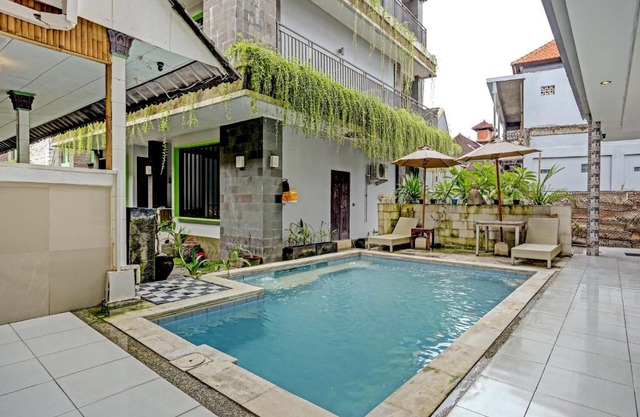 OYO 90155 Landuh Merta Residence