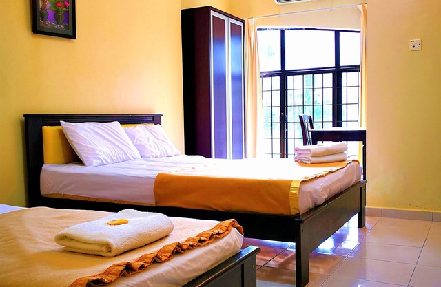 OYO 90159 Zahaar Hotel