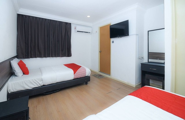 OYO 90820 River Inn