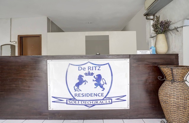 OYO 91035 De Ritz Residence