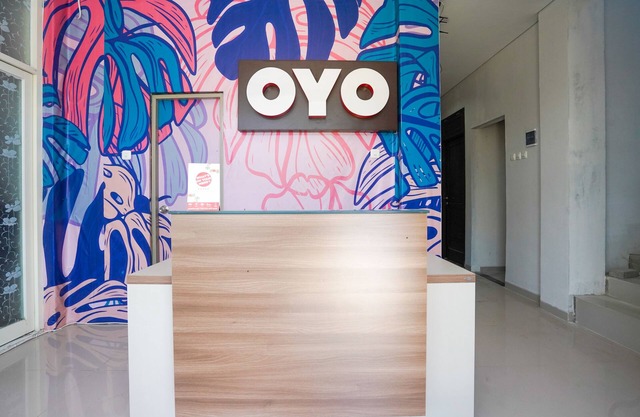 OYO Flagship 318 K1 UPN Rungkut Madya