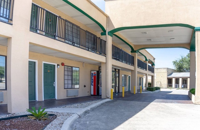 OYO Inn & Suites Medical Center San Antonio
