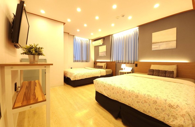OYO Rooftop Hostel