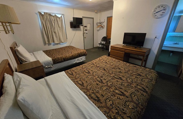 OYO Sandman Inn