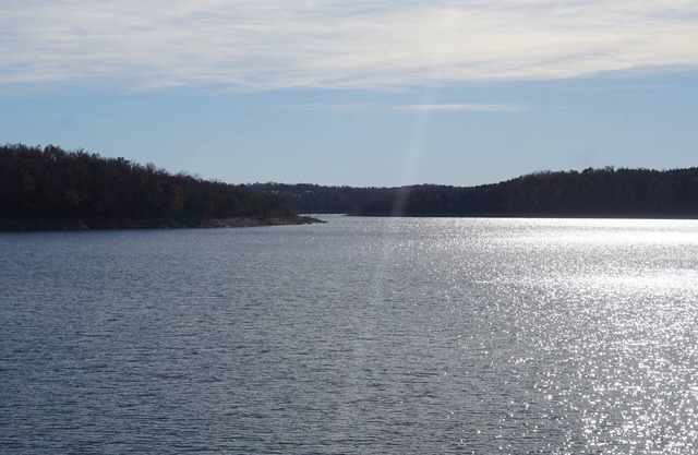 Ozark Livin' - Sleeps 18, on 10 acres - 1 mi from Bull Shoals lake