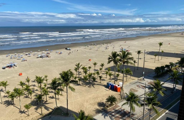 Pé na Areia na Praia da Guilhermina - Praia Grande