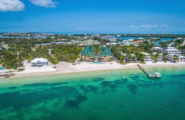 PA Beach, Pool, kitchen, Dock, Ocean View, BBQ, arrive any day, tropical, patios