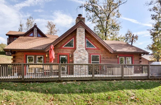 Paddle Over to Canoe Crossing | 3 Bed, 3 Bath