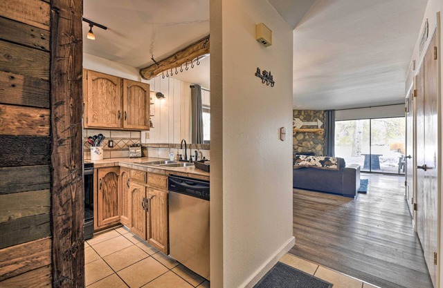 Pagosa Springs Condo w/Patio, 4 Mi to Hot Springs