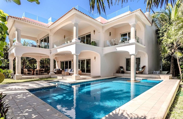 Palacio de Mar - 8BR Luxury Beachfront Villa Puerto Morelos