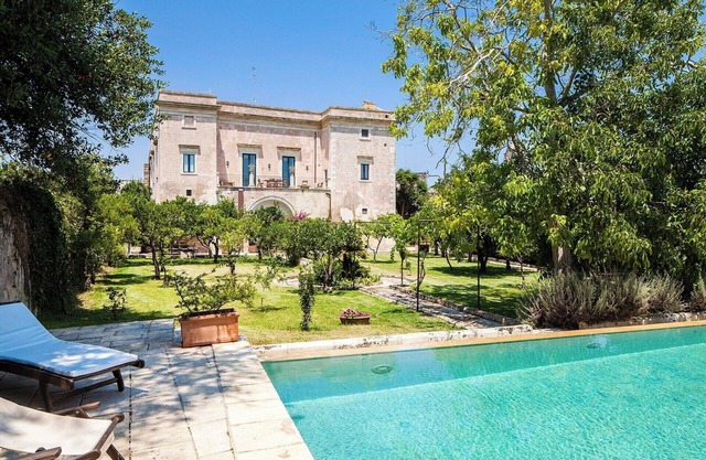 Palazzo Colucci - Four Bedroom Villa, Sleeps 8