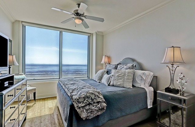 Palisade Palms High-Rise Resort - Amazing Sunrises and Beach Views, Dog Friendly