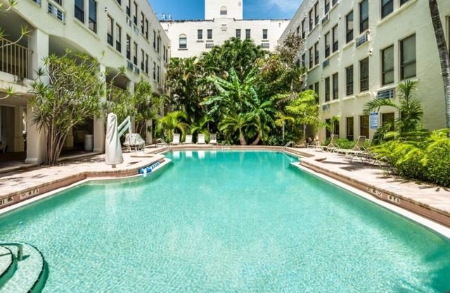 PALM BEACH ISLAND Town- 2BEDS 2 BATHS POOL,BEACH,FRONT DESK24/7 PALM BEACH HOTEL