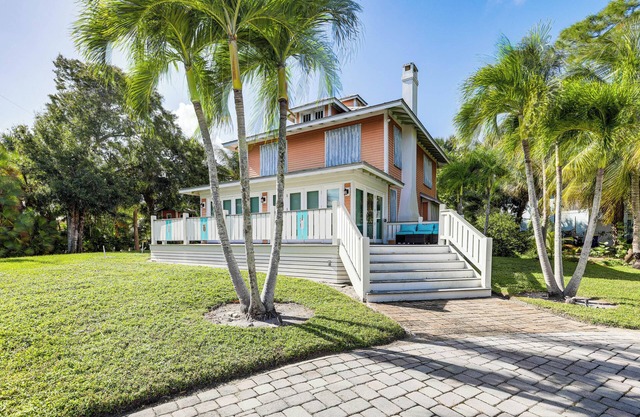 Palm City Home w/Pool & Florida Room - Near Golf
