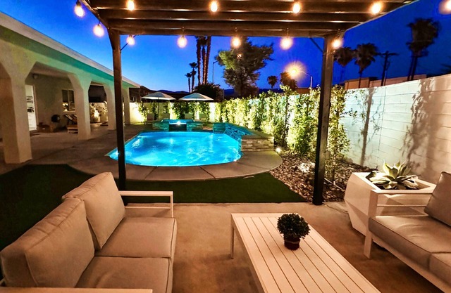 Palm Luxe Estate Luxury Desert Retreat With Pool