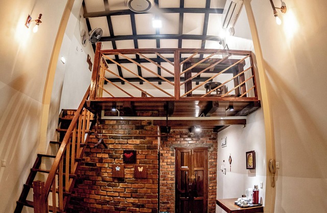 Palm Mansion Boutique Suites by Moxy