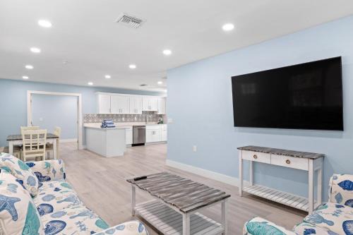 Palm Retreat - 3BR Cottage at the Palmview Inn of Sanibel Island with Bikes