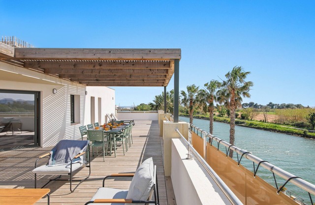 Palmira duplex with jacuzzi located 5 minutes from the beach Hyères les Salins