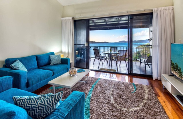 Panorama 3 Hamilton Island - Oceanviews, golf buggy and transfers