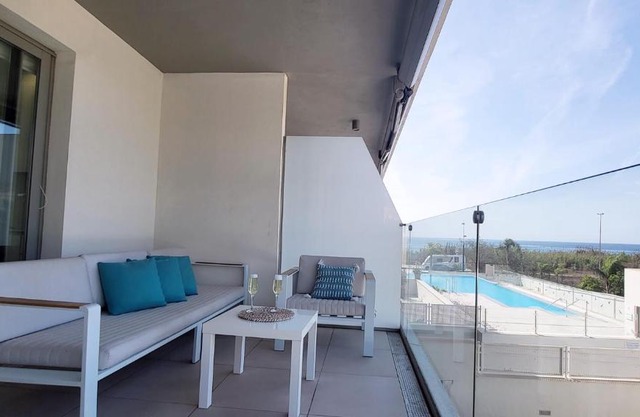 Panorama Beach - Blue Horizon