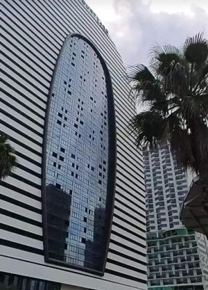 Panoramic 100 meters from the sea 26th floor