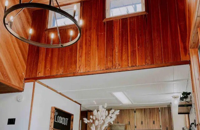 Panoramic Views of Miller Lake - The Lookout perched on the waters edge.