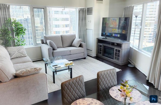 Pantages Skyline Suite in Toronto Centre - Free Parking