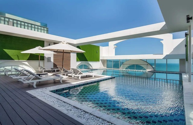 Paracel Danang Beachfront Hotel