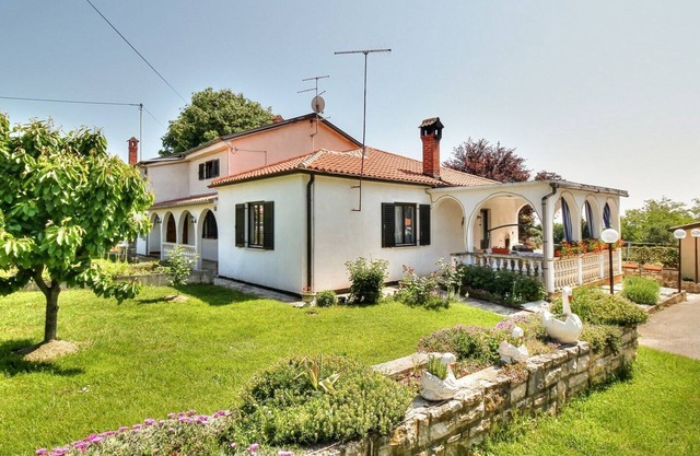 PARADINOVIĆ house with apartments/Paradinović1 APARTMENT