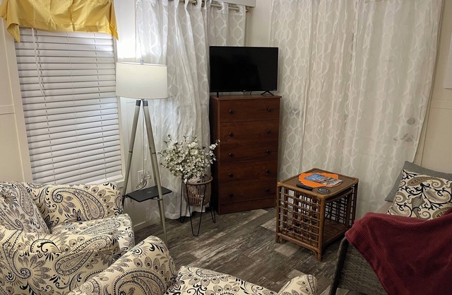 Paradise Found Adults 55+, 2 guests max. 9/27- 11/30 must be 14 day min. 3bd/2ba
