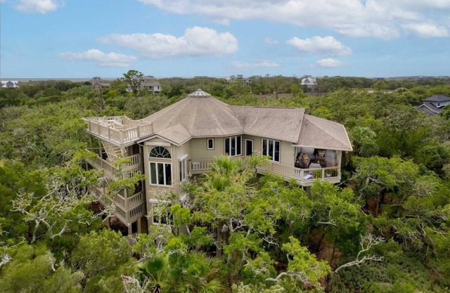 Paradise Found- Stunning Ocean views + Unique Home