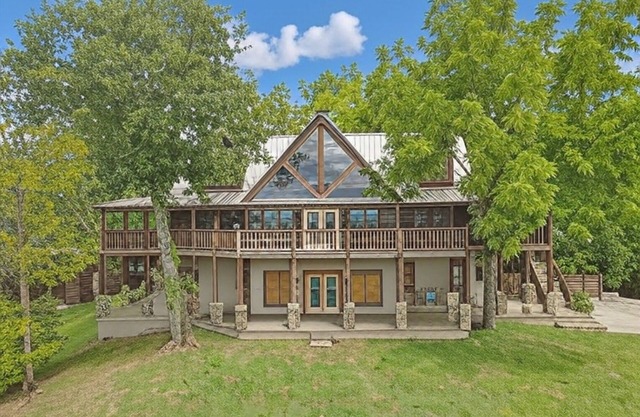Paradise Glenn, Huge Cabin, Hot Tub, Game Room, $685 FREE tickets each paid day!