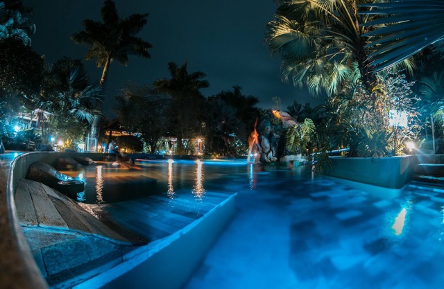 Paradise Hot Springs - Thermal Water & Volcano Views