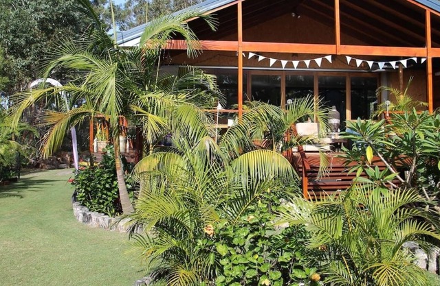 Paradise in Lake Conjola, walk to beach and lake.