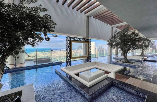 Paramount Hotel Residence Rooftop Infinity Pool