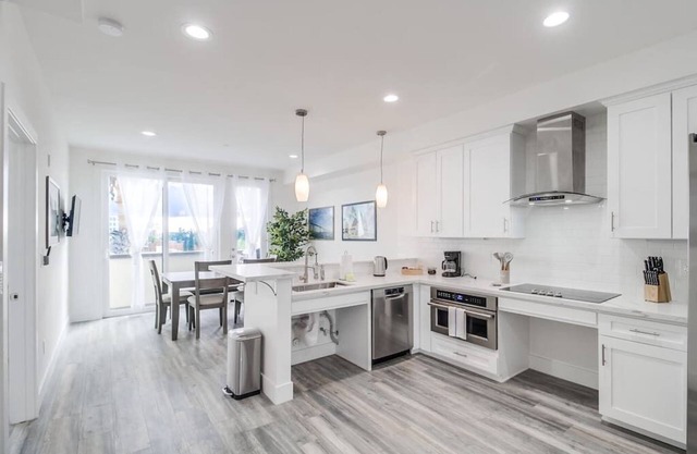 Park Blvd 301 | Modern | Urban Oasis | SPA