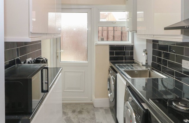 PARK ROAD, family friendly, with a garden in Blackpool
