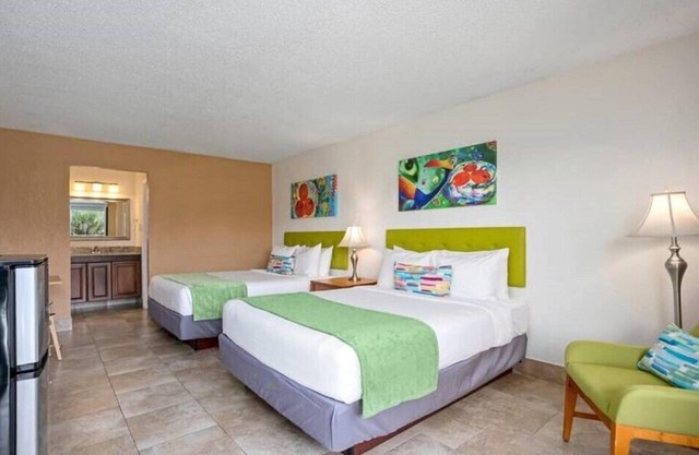 Park Royal Orlando Lively Room with 2 DBL Beds & Pool