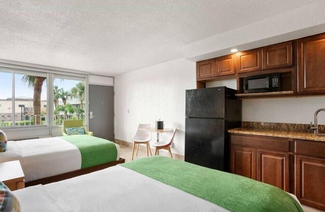 Park Royal Orlando Suite Located in the Entertainment District