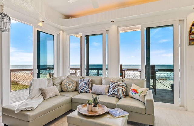 Parrot Head Paradise/Pet Friendly Home with Views From Every Floor!