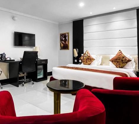 Pasadena hotel and suites