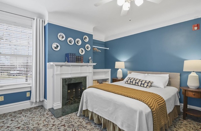 Pasfield House - Historic Mansion: Capital Suite