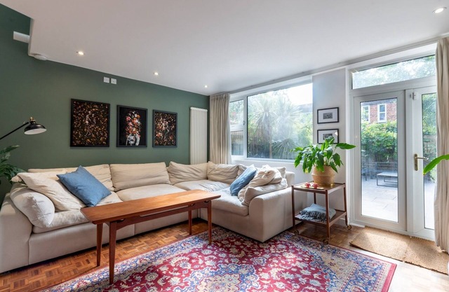 Pass the Keys | Stylish 3-Bed Greenwich Retreat | Garden + Parking