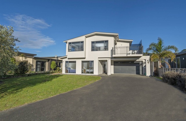 Pauanui Hangar Retreat - Pauanui Holiday Home