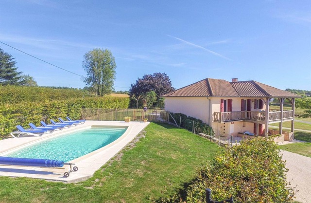 Pavilion Stay in Dordogne