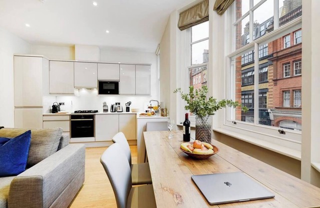 PBC | Luxury One Bedroom Apartment Soho (GT5)