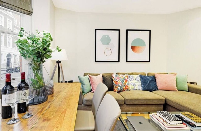 PBC | Luxury Two Bedroom Apartment in Soho GT4
