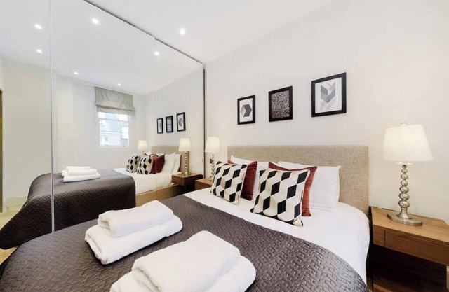 PBC | Modern One Bedroom Apartment in Fitzrovia GT 11